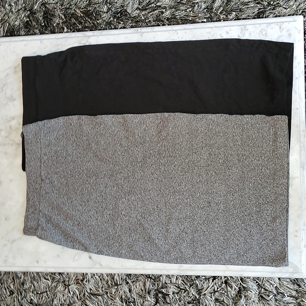 Lot of 2 Jersey Pencil Skirts (Black / Dark Grey)